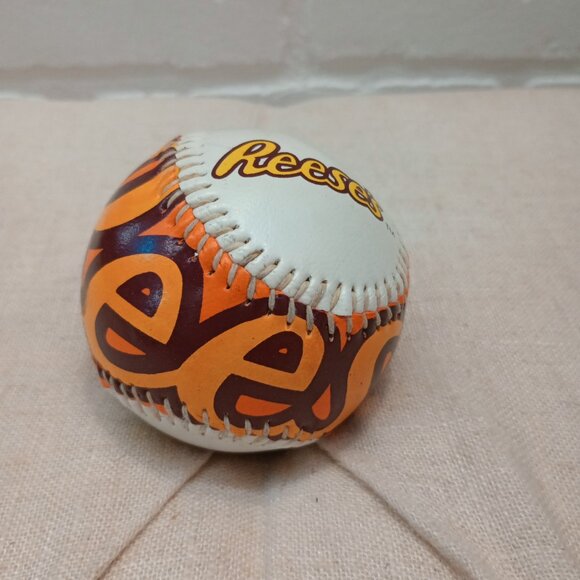 Reese's Peanut Butter Cup/Reese's Pieces Souvenir Baseball - Picture 2 of 5